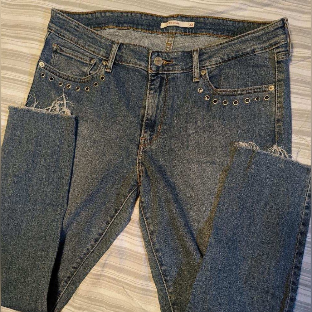 Levi’s Women’s 711 skinny jean